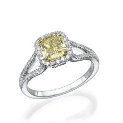 טבעת בצורת קושן עם יהלום צהוב פנסי