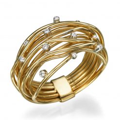 טבעת חוטי זהב עם נגיעות יהלומים