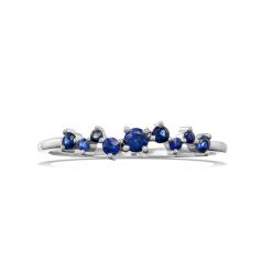 טבעת מעוצבת Clara משובצת ספירים כחולים
