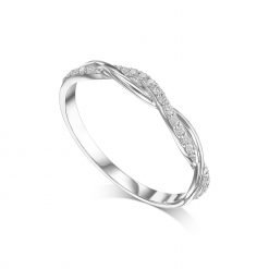 טבעת בצורת צמה משובצת יהלומים זהב לבן