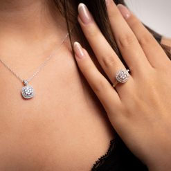 טבעת שתי שורות יהלומים בצורת קושן