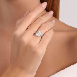 טבעת יהלום מרכזי רדיאנט ויהלומים קטנים – 3.23 קראט 💎