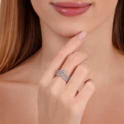 טבעת שלוש צורות V מחוברות – 0.79 קראט 💎